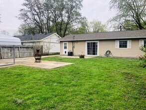 1426 Dillon Dr in Normal, IL - Building Photo - Building Photo