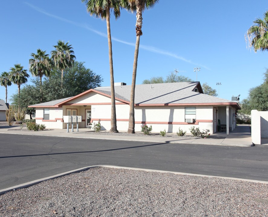 Buckeye Senior Apartments in Buckeye, AZ - Foto de edificio