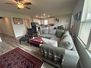 453 Stone Water Ln in Jarrell, TX - Building Photo - Building Photo