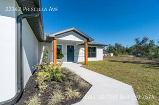 22342 Priscilla Ave, Unit 710 in Port Charlotte, FL - Building Photo