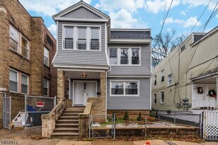 268 Leslie St, Unit 270 in Newark, NJ - Building Photo