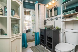 1719 Shenandoah St in Hollywood, FL - Foto de edificio - Building Photo