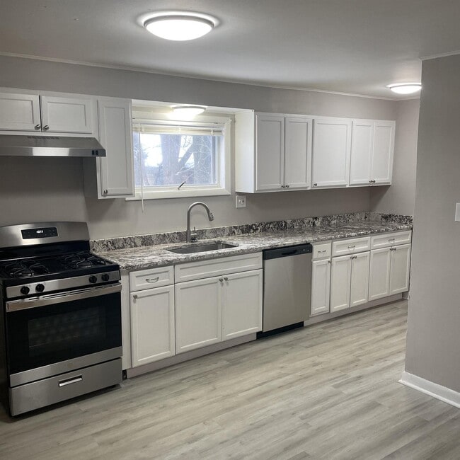 105 Carlisle St in Syracuse, NY - Building Photo - Building Photo