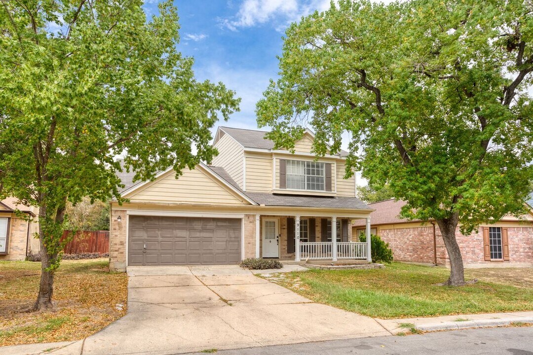 9110 Chinon in San Antonio, TX - Building Photo