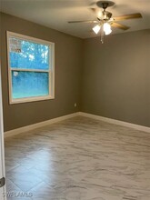 4880 24th St SW in Lehigh Acres, FL - Foto de edificio - Building Photo