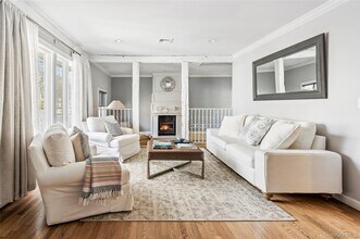 66 School St in Hampton Bays, NY - Building Photo - Building Photo