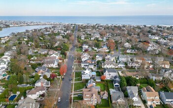 315 Pitney Ave in Spring Lake, NJ - Building Photo - Building Photo