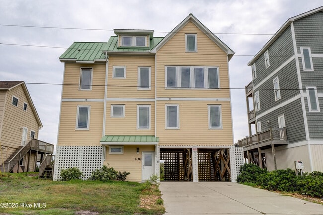 property at 138 Topsail Rd