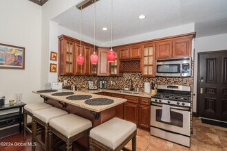 1 Spring St in Saratoga Springs, NY - Building Photo - Building Photo