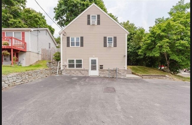 167 Mendon Rd, Unit 2nd Floor