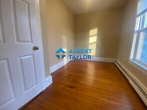 44 Hillside St, Unit 1 in Boston, MA - Building Photo - Building Photo