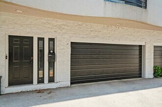 2231 N Lister Ave in Chicago, IL - Building Photo - Building Photo