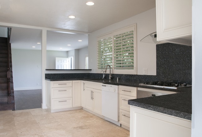 635 Prospect Ave in Hermosa Beach, CA - Building Photo - Building Photo