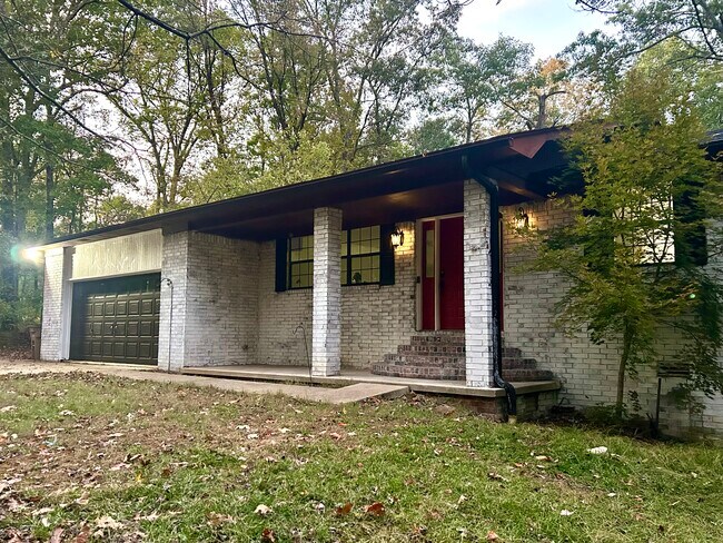 property at 7104 Foxrun East End Dr