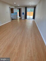 2 Lafayette Ln in Cherry Hill Township, NJ - Building Photo