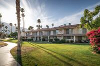 500-505 S Farrell Dr in Palm Springs, CA - Foto de edificio - Building Photo