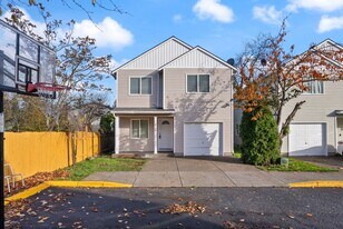 2318 SE 89th Ave in Portland, OR - Building Photo