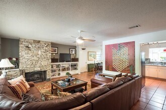 2402 Rock Terrace Cir in Austin, TX - Building Photo - Building Photo