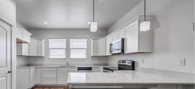 4413 Monument Peak Dr in Herriman, UT - Building Photo - Building Photo