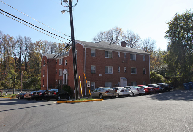 The Barrington Apartments in Silver Spring, MD - Building Photo - Building Photo