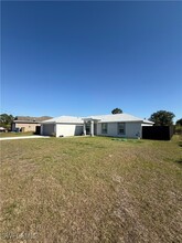 2815 65th St W in Lehigh Acres, FL - Foto de edificio - Building Photo