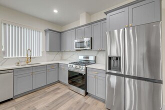 11619 Ayres Ave in Los Angeles, CA - Building Photo - Building Photo