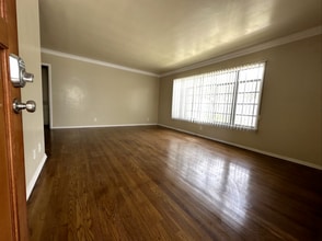 4068 9th Ave in Los Angeles, CA - Building Photo - Building Photo
