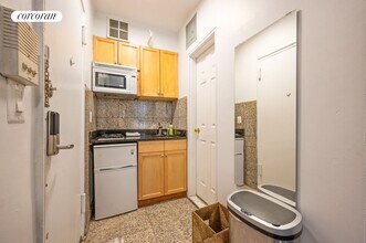 252 E 33rd St in New York, NY - Building Photo - Building Photo