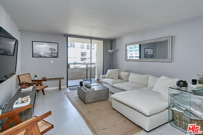 property at 600 W 9th St