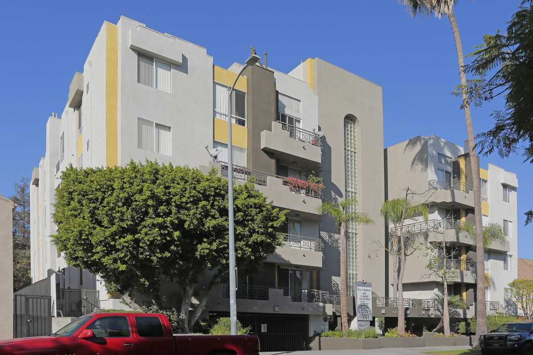 Hauser Apartments in Los Angeles, CA - Building Photo