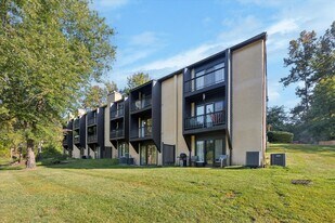 103 Painters Crossing in Chadds Ford, PA - Building Photo