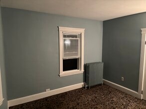 112 Grant Ave in Medford, MA - Building Photo - Building Photo