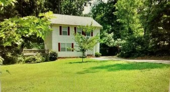 2250 Rebel Rd in Cumming, GA - Building Photo