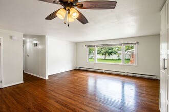 644 Patricia Ln in Elmhurst, IL - Building Photo - Building Photo