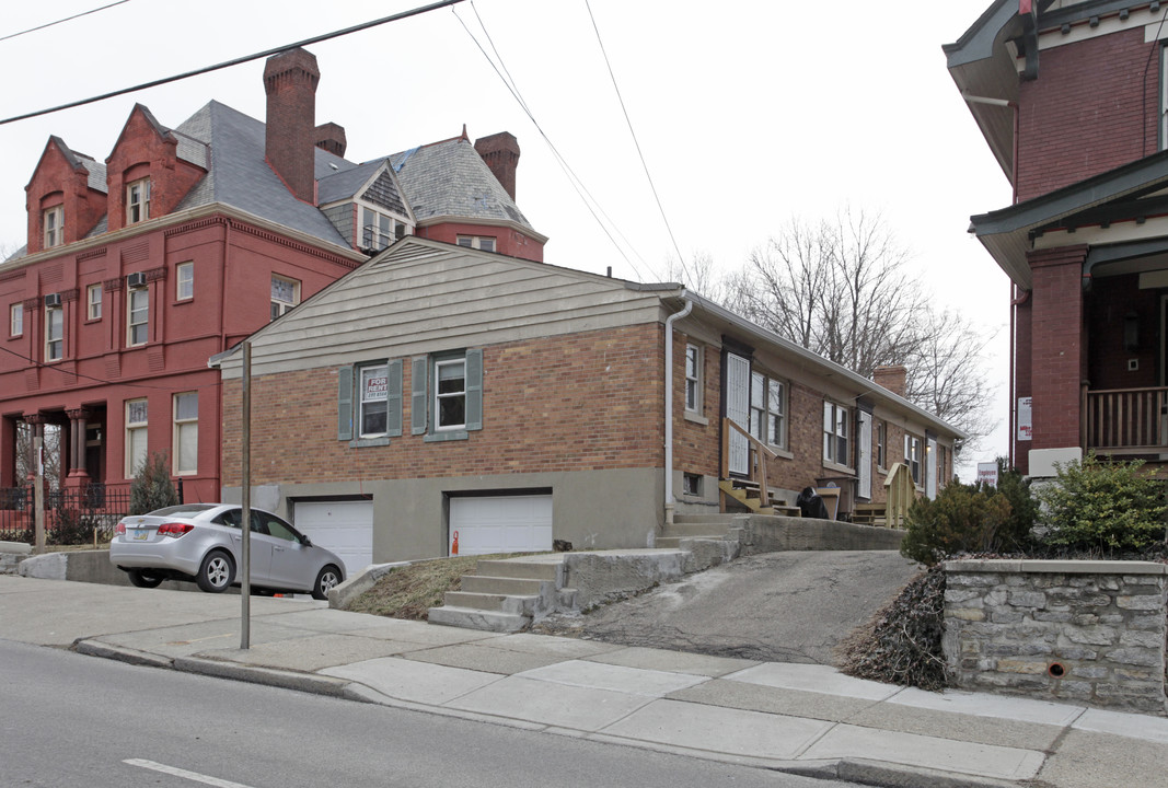 2108 Auburn Ave in Cincinnati, OH - Building Photo