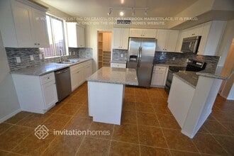 1469 S Western Skies Dr in Gilbert, AZ - Foto de edificio - Building Photo