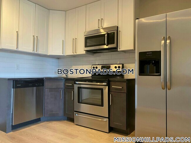 35 S Huntington Ave, Unit 503