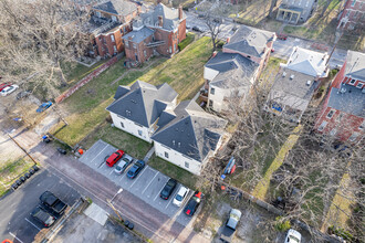 First Place Condominiums in Louisville, KY - Building Photo - Building Photo