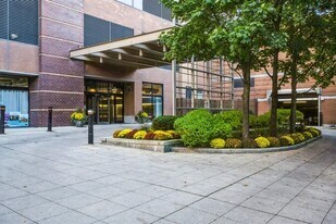 1530 S State St, Unit 1021 in Chicago, IL - Building Photo