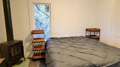 5503 S Corbett Ave in Portland, OR - Building Photo - Building Photo