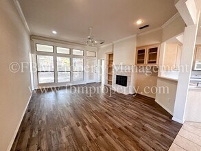 708 Nandina Way in Waxahachie, TX - Building Photo - Building Photo