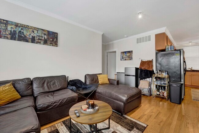 1152 W Cornelia Ave in Chicago, IL - Building Photo - Building Photo