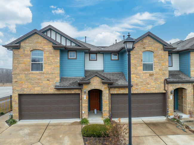 University Village Townhomes in Round Rock, TX - Building Photo - Building Photo