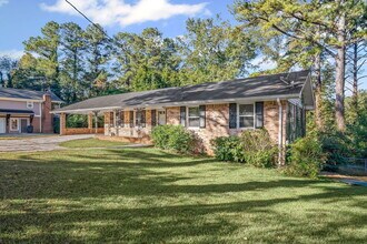 5946 Dunn Rd in Mableton, GA - Building Photo - Building Photo