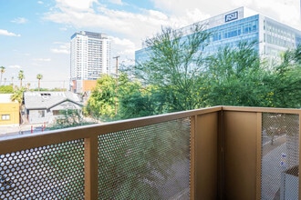 333 E Roosevelt St in Phoenix, AZ - Building Photo - Building Photo