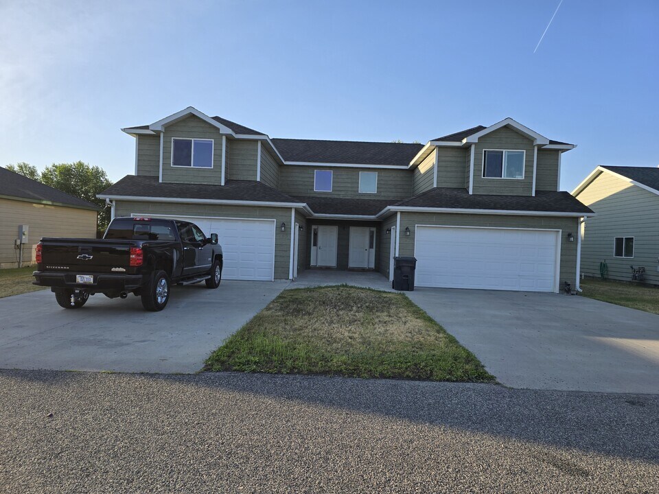 745 Linda Ln in Three Forks, MT - Building Photo