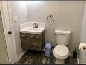 5626 Mason Ave in Woodland Hills, CA - Building Photo - Building Photo