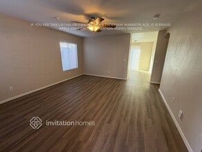 12425 W Sweetwater Ave in El Mirage, AZ - Foto de edificio - Building Photo