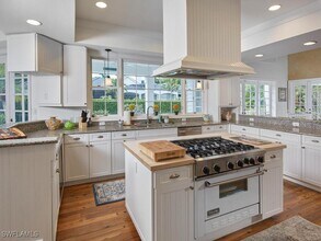 2750 Treasure Ln in Naples, FL - Building Photo - Building Photo