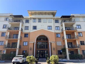 9340 Fontainebleau Blvd in Miami, FL - Building Photo - Building Photo